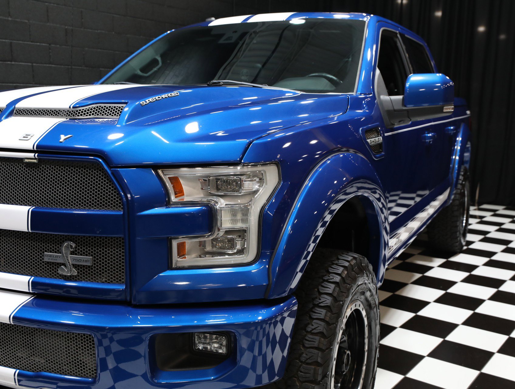 Used 2017 Ford F150 Lariat w/ Equipment Group 502A Luxury image 8