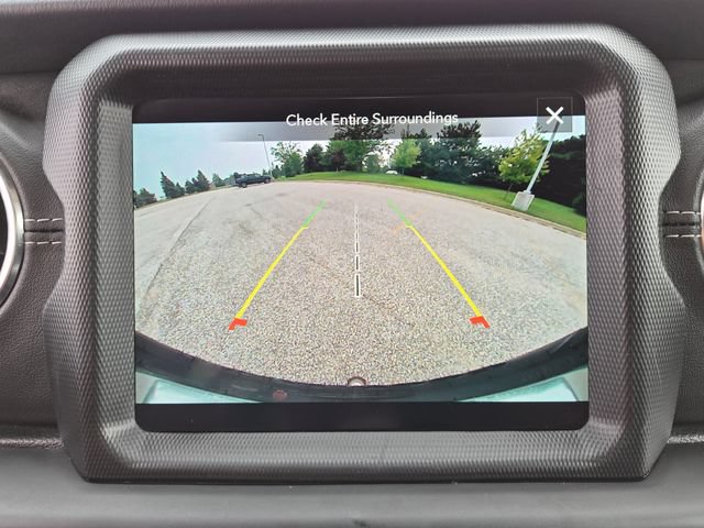 Used 2021 Jeep Wrangler Unlimited Sahara AWD/4WD image 22