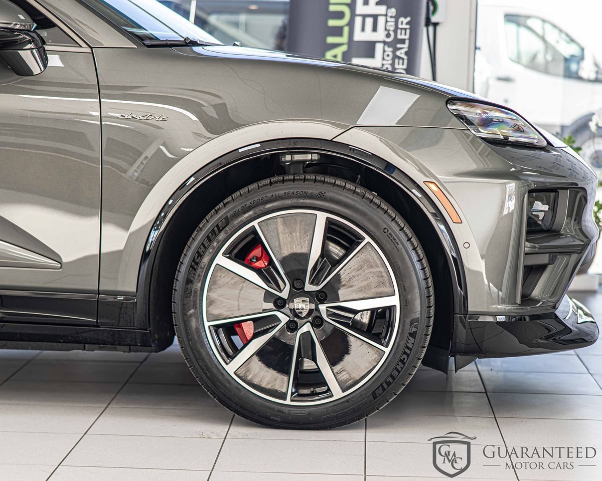 Used 2025 Porsche Macan Turbo Electric AWD/4WD image 12