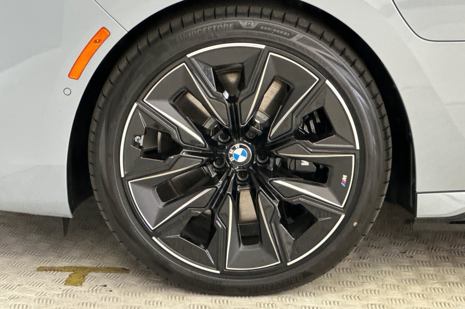 New 2026 BMW 750e xDrive w/ Premium Package AWD/4WD image 12