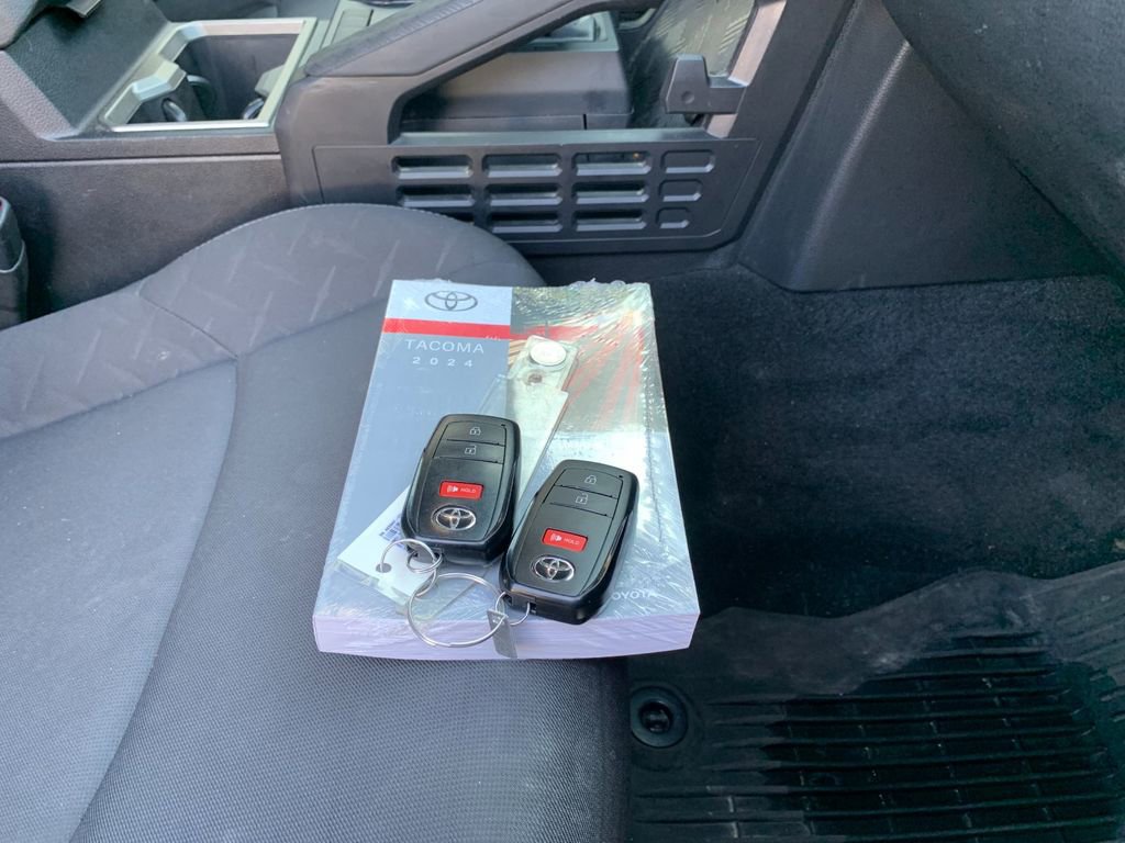 Used 2024 Toyota Tacoma SR5 image 9