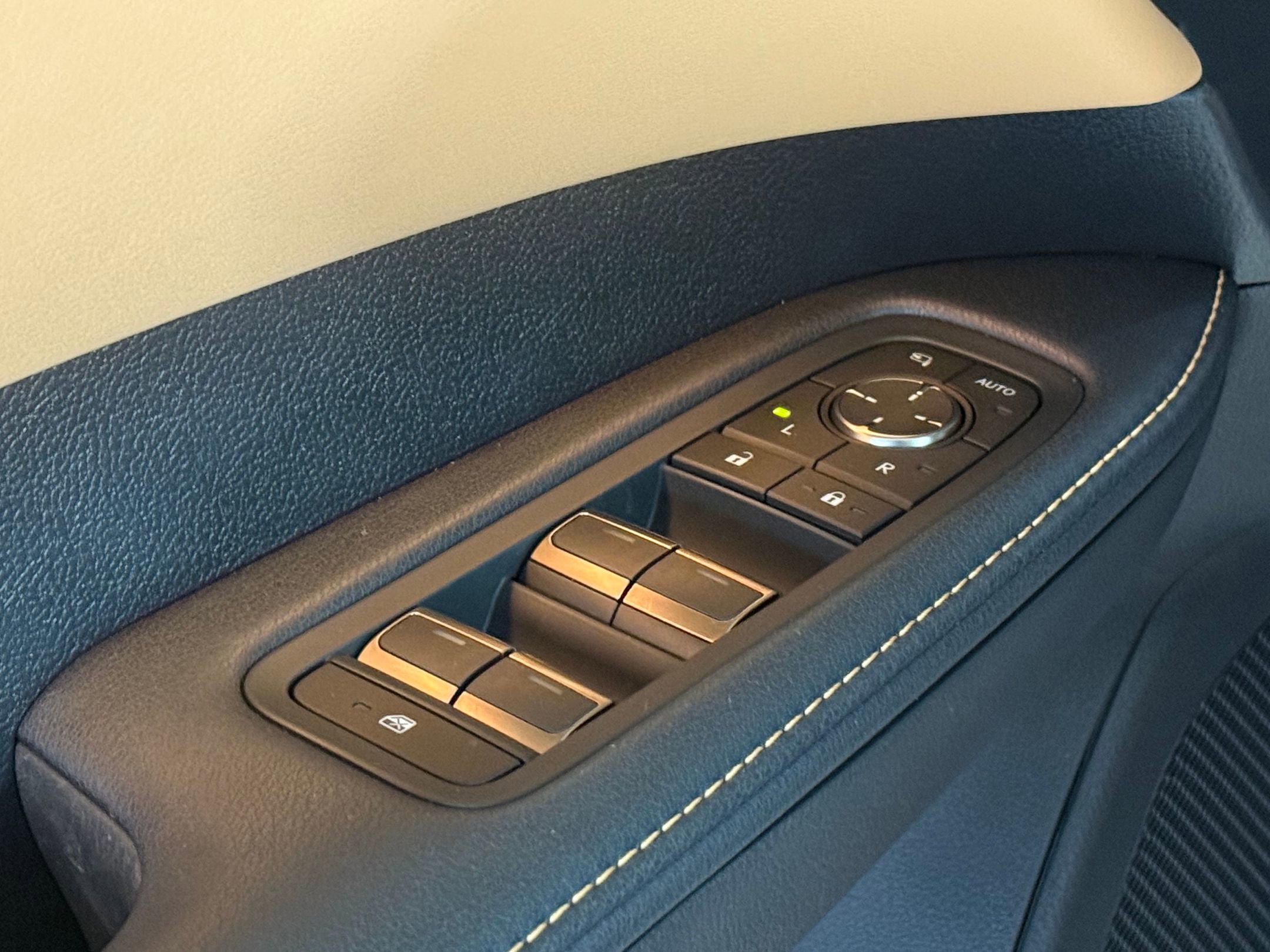 Used 2025 Lexus RX 350 FWD image 10