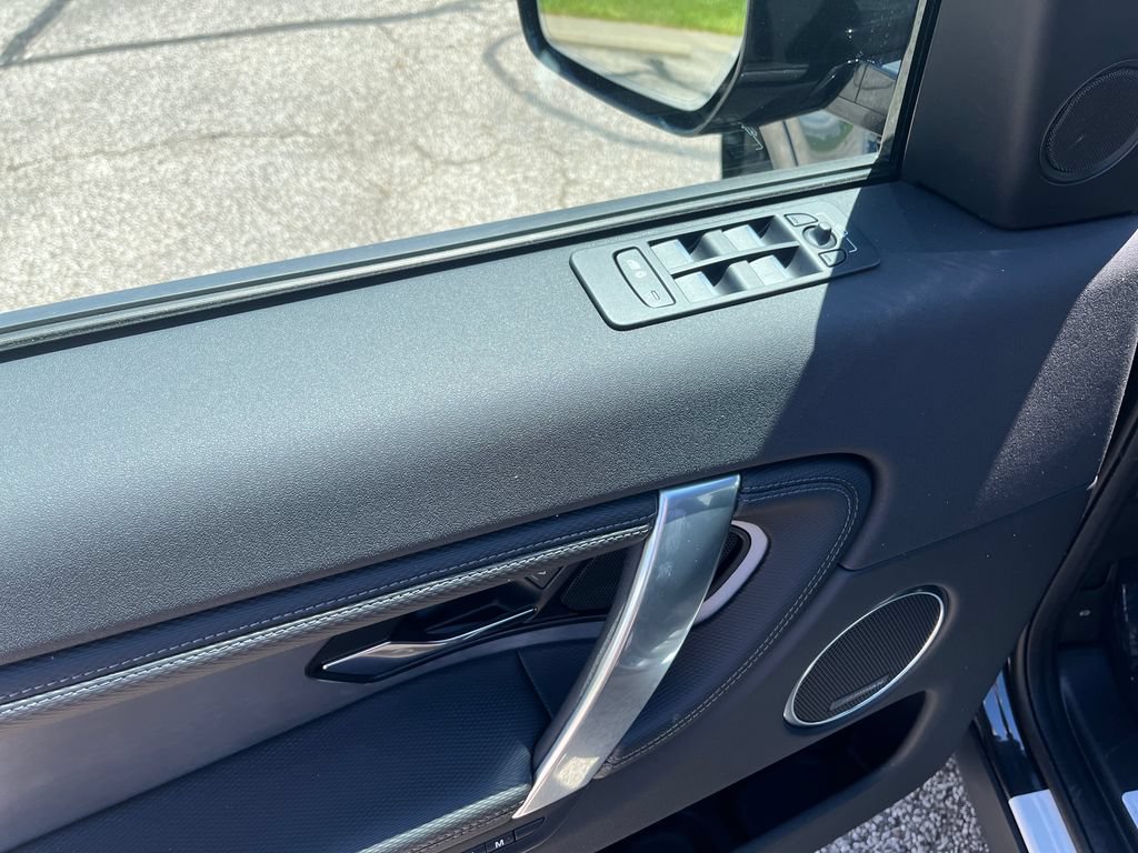 New 2026 Land Rover Discovery Sport Landmark AWD/4WD image 11