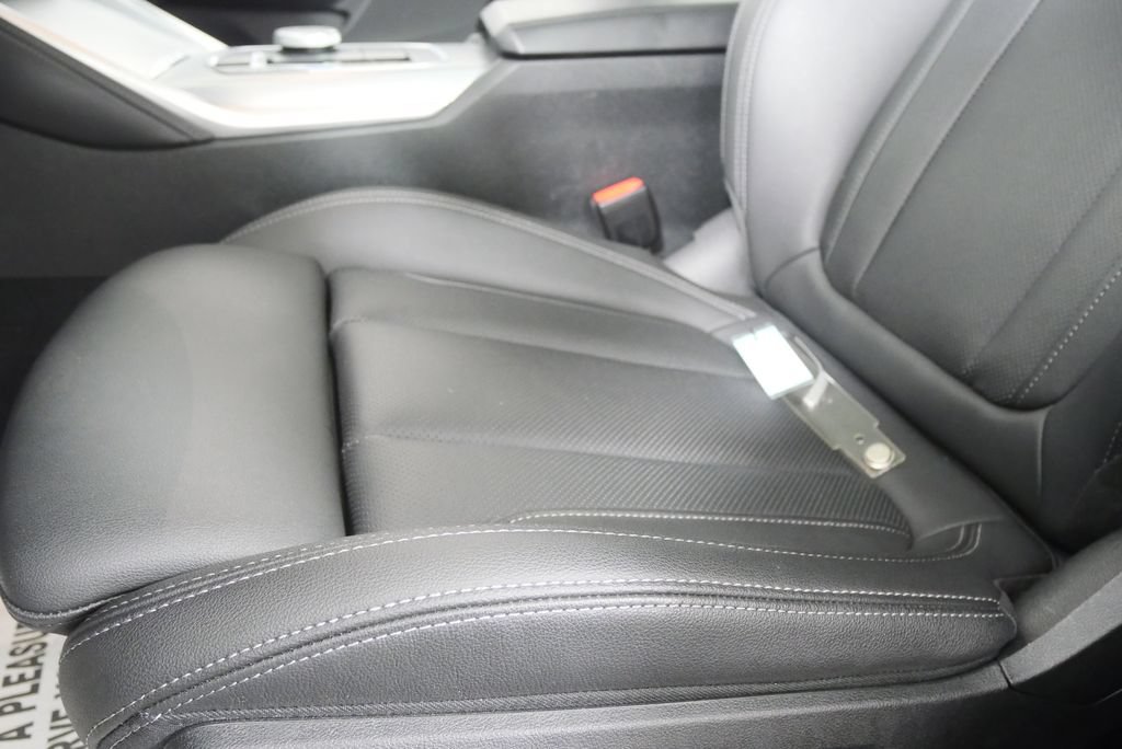 Certified 2023 BMW i4 eDrive40 w/ M Sport Package RWD image 9