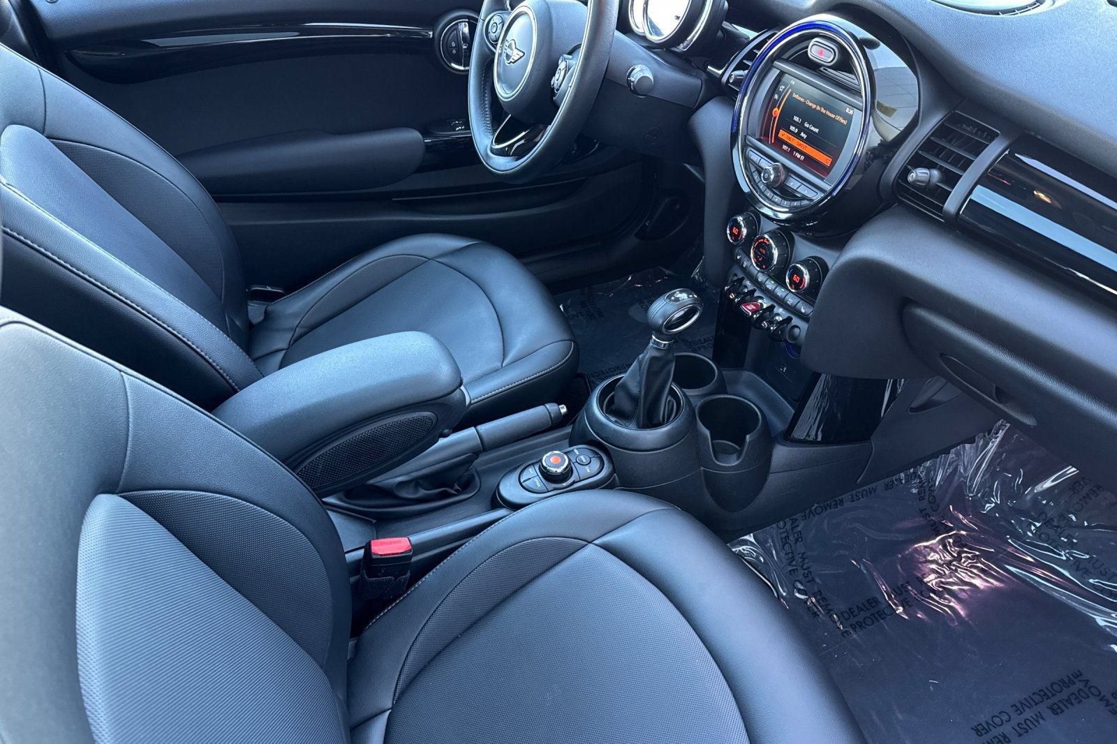 Used 2019 MINI Cooper 2-Door Hardtop w/ Signature Upholstery Package FWD image 16