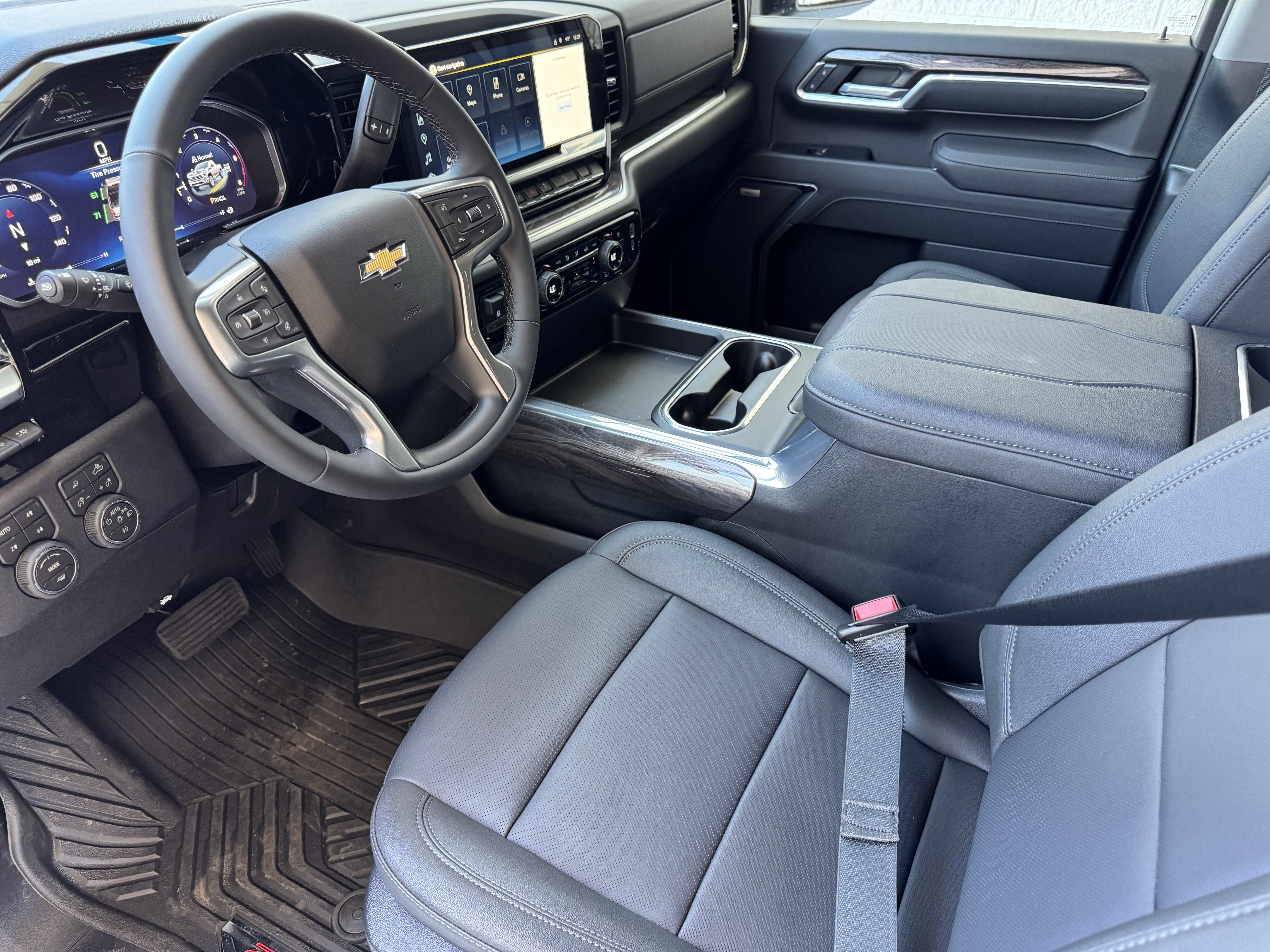 New 2026 Chevrolet Silverado 2500 LTZ w/ LTZ Plus Package AWD/4WD image 9