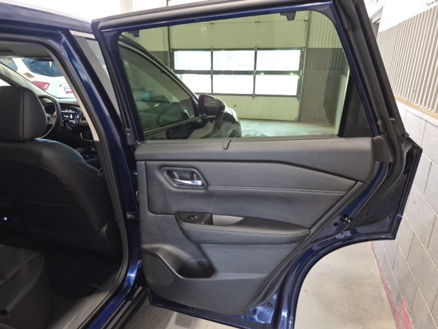 Certified 2025 Nissan Rogue SL w/ Tech Package AWD/4WD image 24