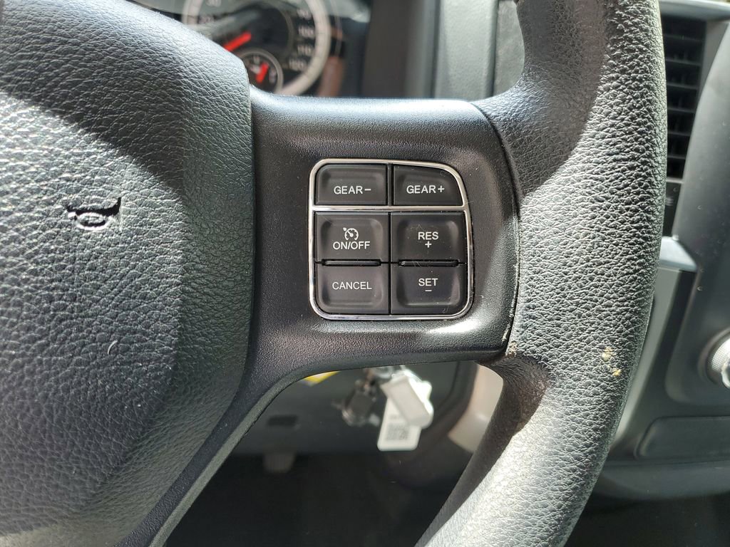 Used 2018 RAM 1500 Classic SLT image 23