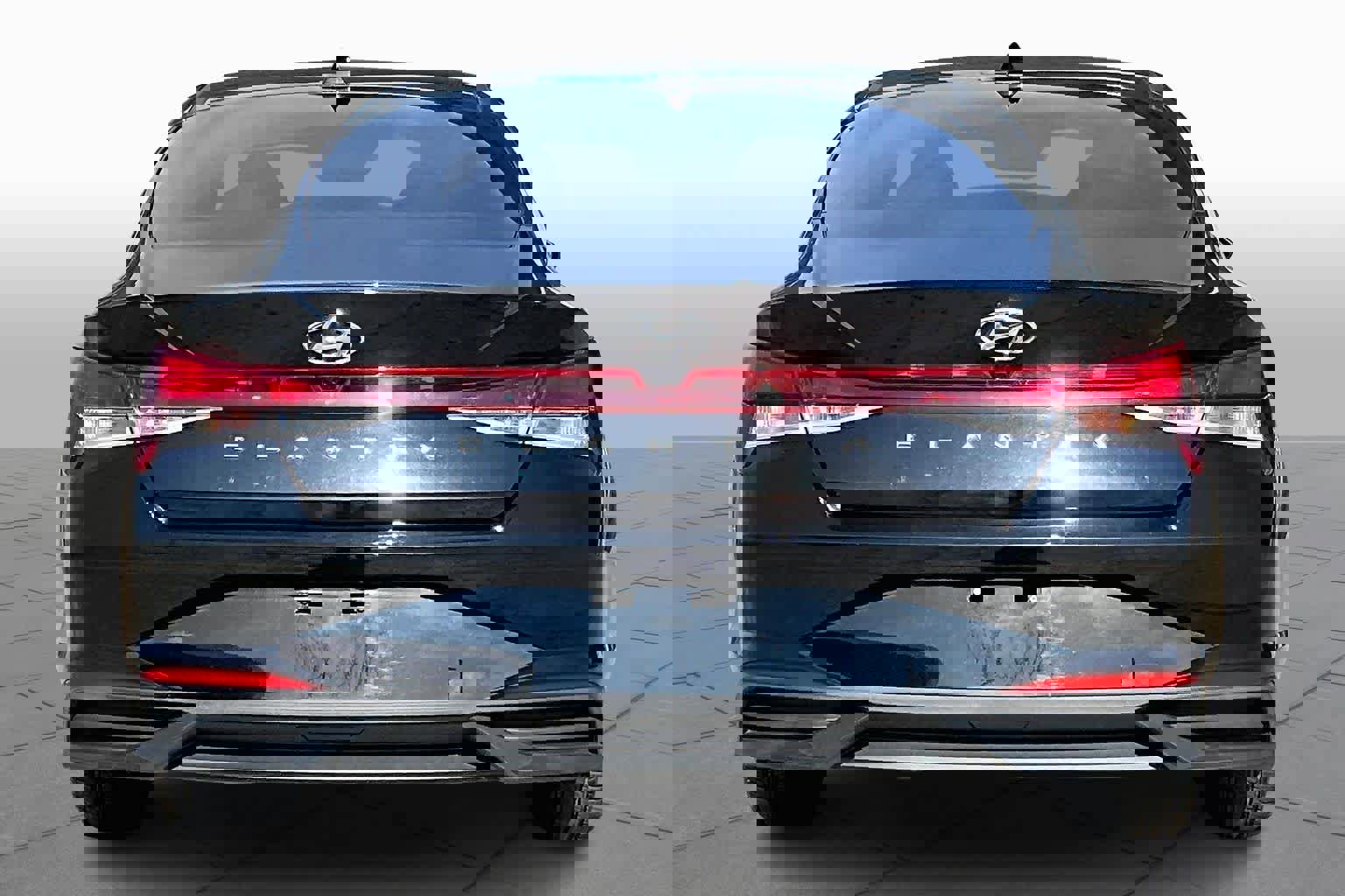 Used 2023 Hyundai Elantra SEL w/ Preferred Accessory Package image 5