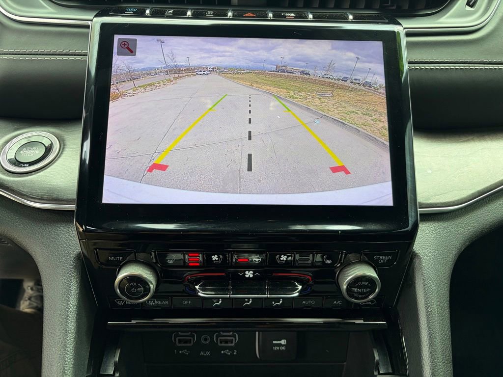 Used 2022 Jeep Grand Cherokee Overland AWD/4WD image 29