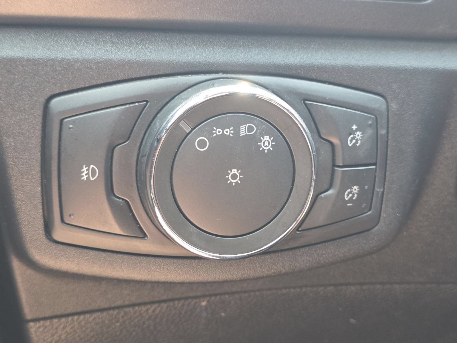 Used 2017 Ford Fusion Energi Titanium FWD image 6