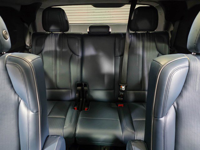Used 2025 Cadillac Escalade IQ Luxury 2 w/ LPO, Premium Carpet Package image 18