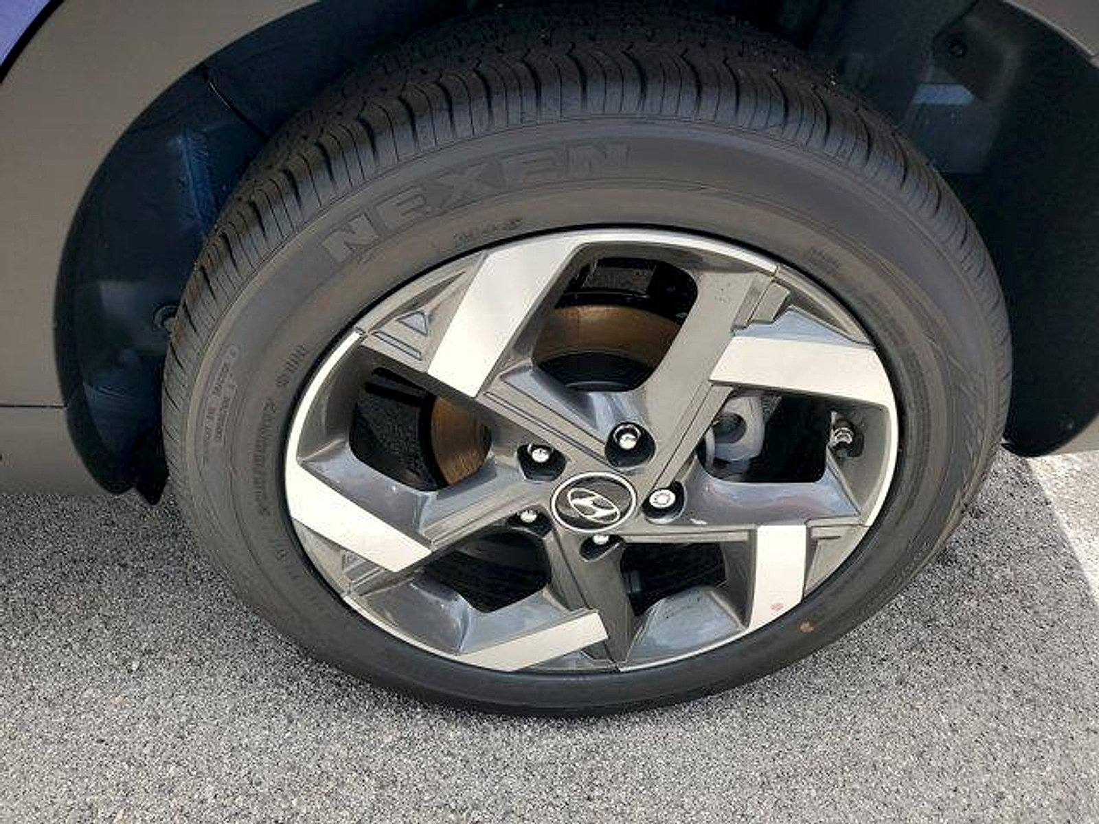 New 2025 Hyundai Venue Limited FWD image 6