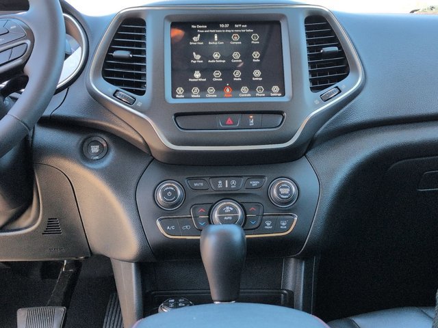 Used 2022 Jeep Cherokee Trailhawk image 14