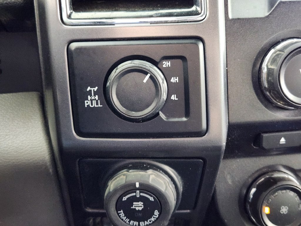 Used 2018 Ford F150 XLT w/ Equipment Group 302A Luxury AWD/4WD image 25