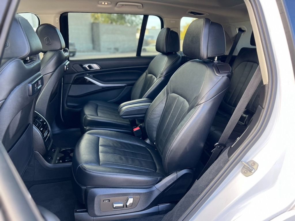 Used 2020 BMW X7 xDrive40i w/ Executive Package image 24
