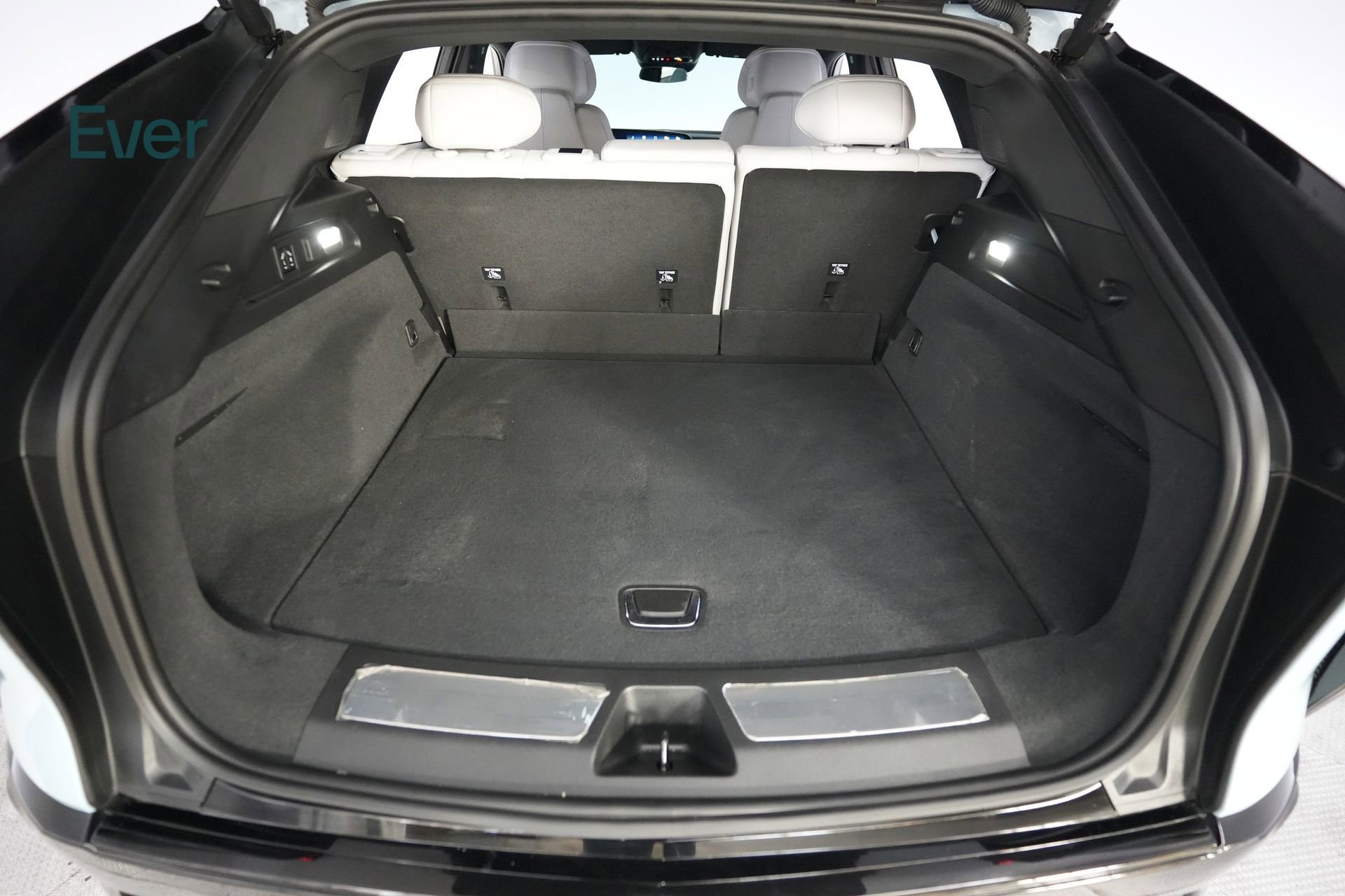 Used 2024 Cadillac Lyriq Sport AWD/4WD image 8
