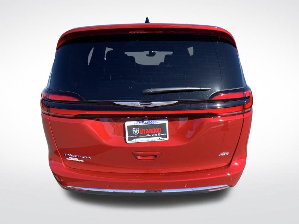 New 2026 Chrysler Pacifica Select AWD/4WD image 4