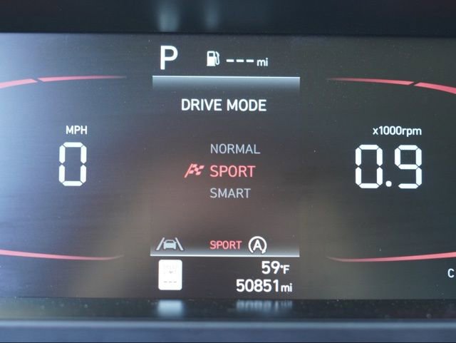 Used 2025 Hyundai Elantra SE image 30