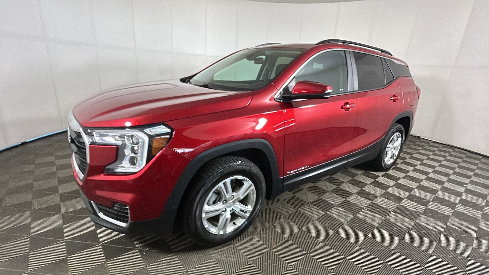 Used 2022 GMC Terrain SLE w/ Driver Convenience Package AWD/4WD image 8