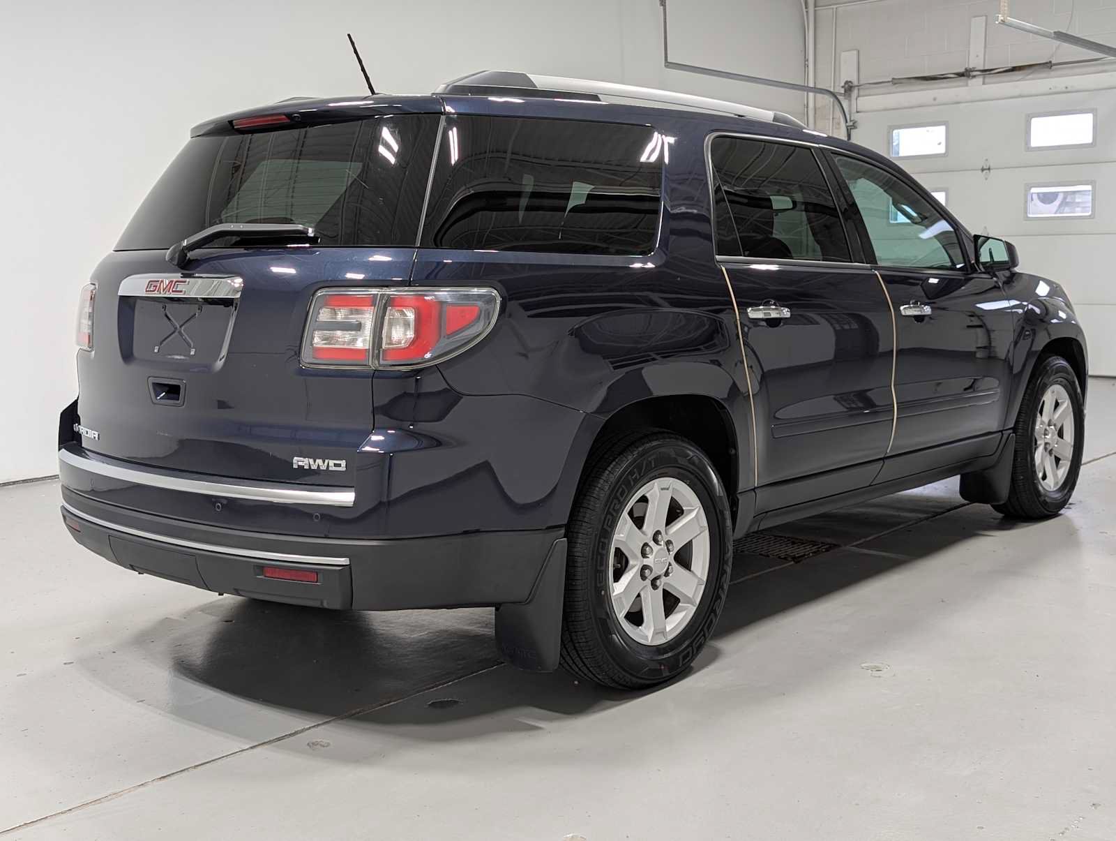 Used 2015 GMC Acadia SLE AWD/4WD image 8