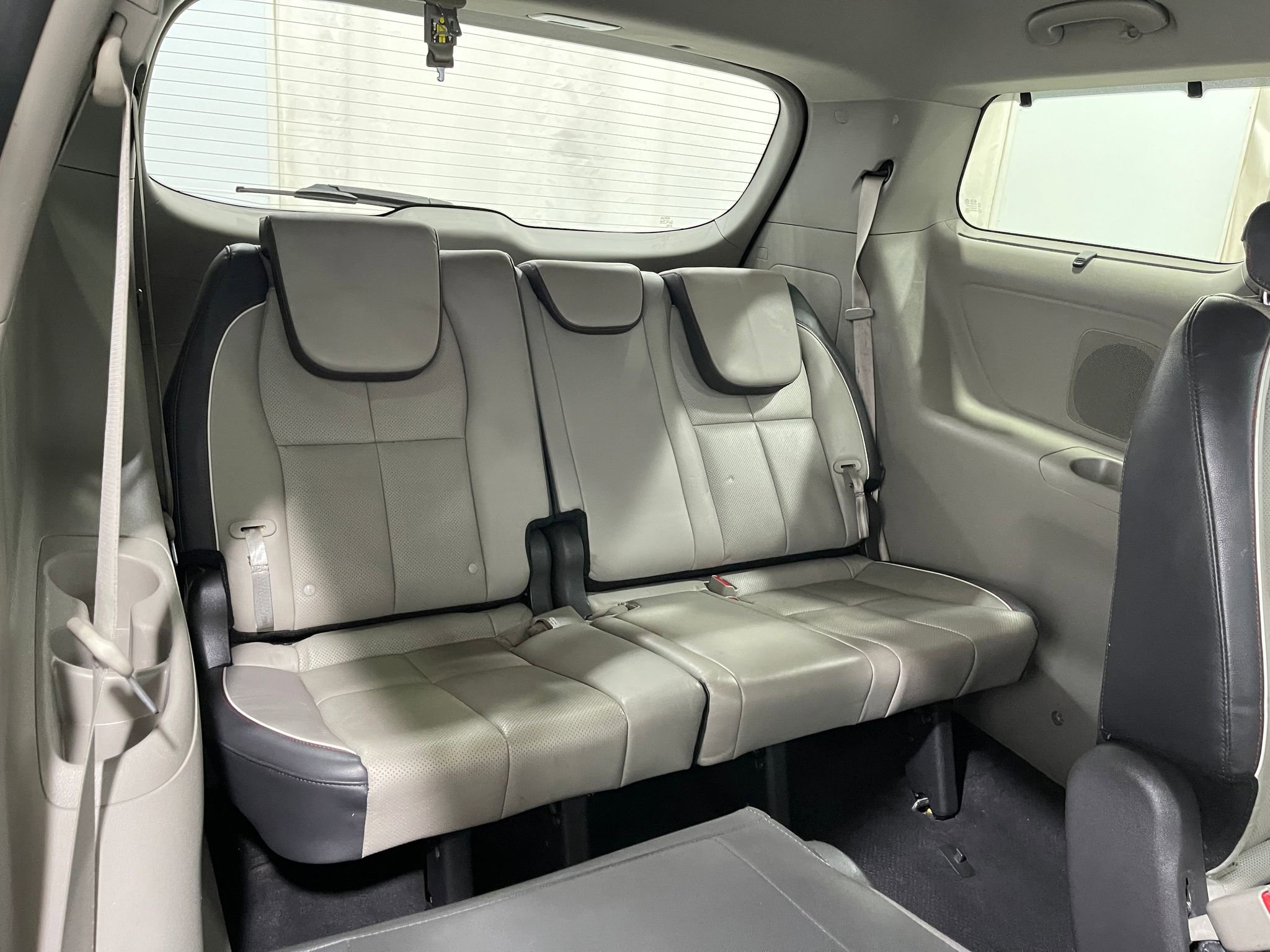 Used 2017 Kia Sedona EX image 31