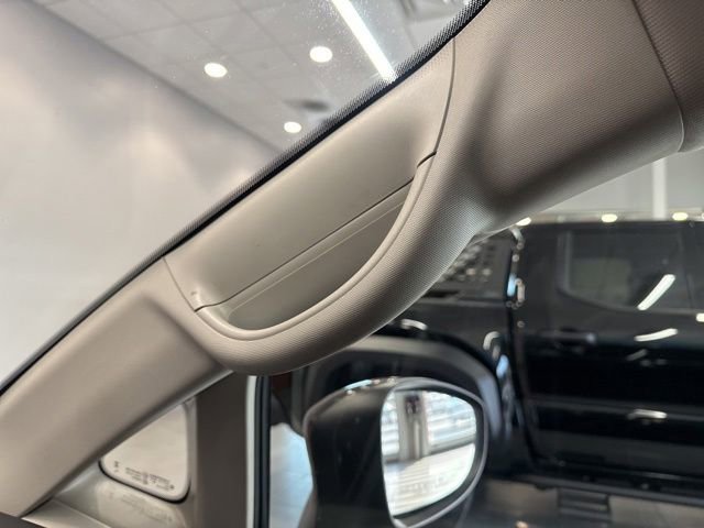 Used 2023 Chrysler Pacifica Touring-L FWD image 31