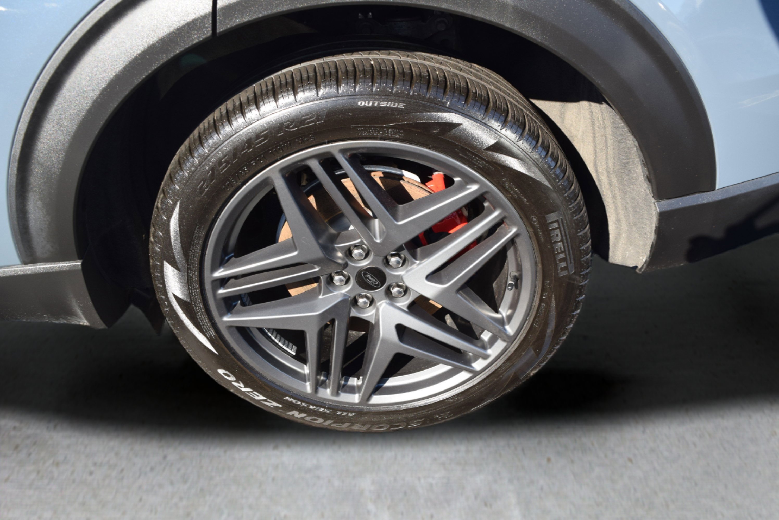 Used 2025 Ford Explorer ST image 7