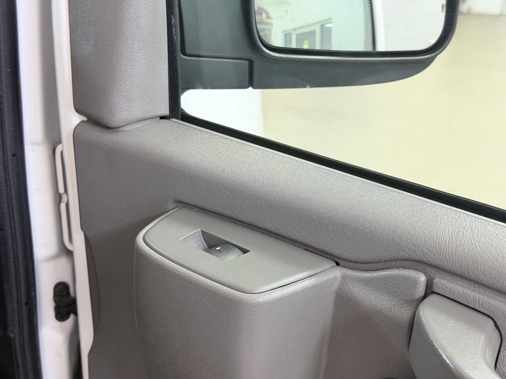 Used 2020 Chevrolet Express 3500 LT w/ LT Preferred Equipment Group RWD image 26