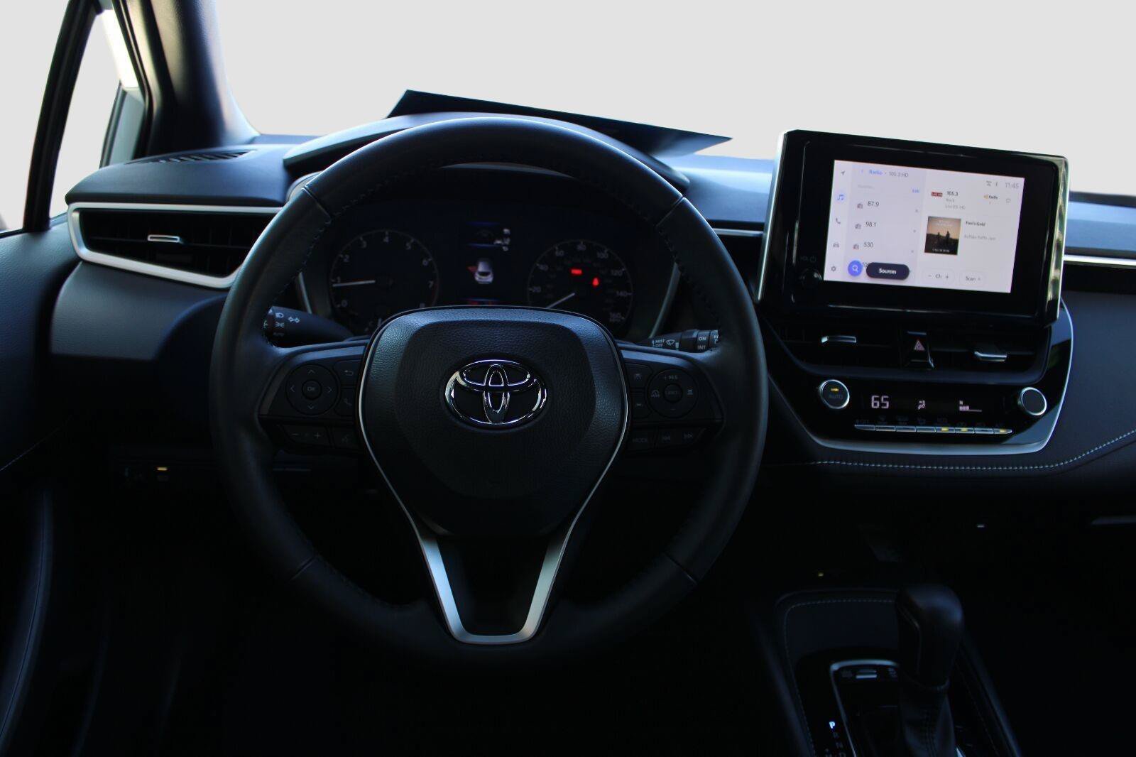 Certified 2024 Toyota Corolla SE w/ SE Package FWD image 28