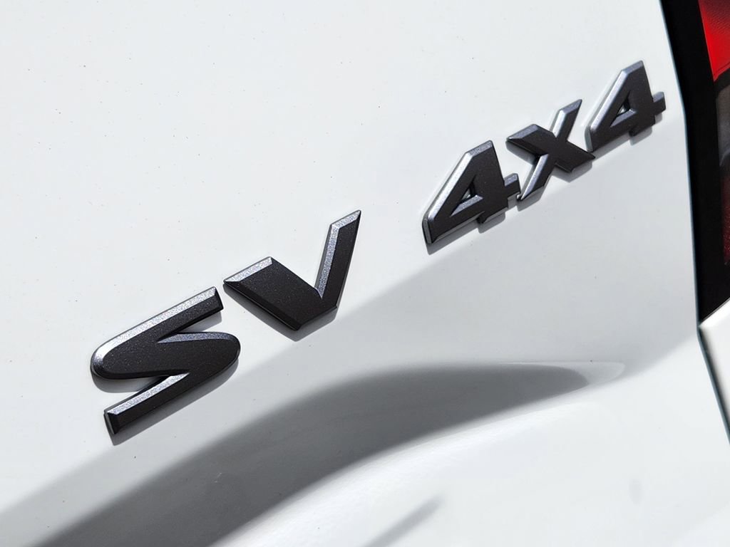 Used 2024 Nissan Frontier SV image 9