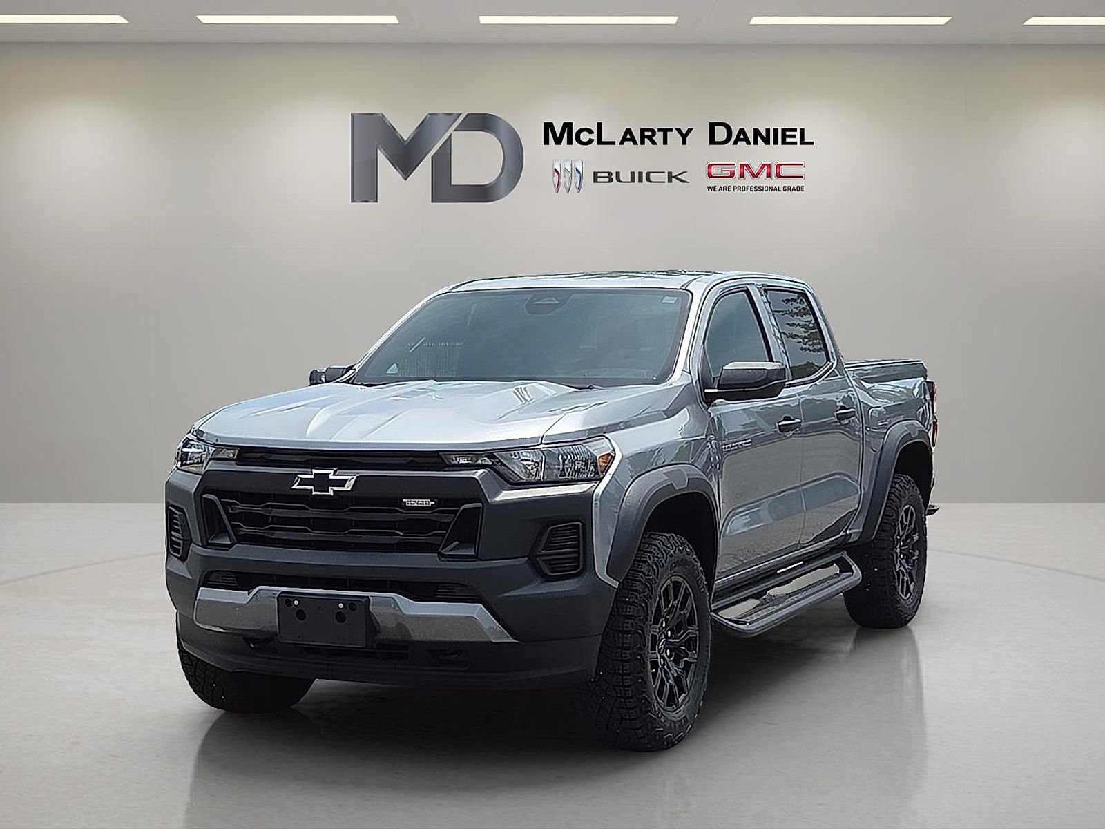Certified 2024 Chevrolet Colorado Trail Boss w/ Advanced Trailering Package AWD/4WD image 3