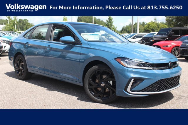 New 2025 Volkswagen Jetta SE image 1