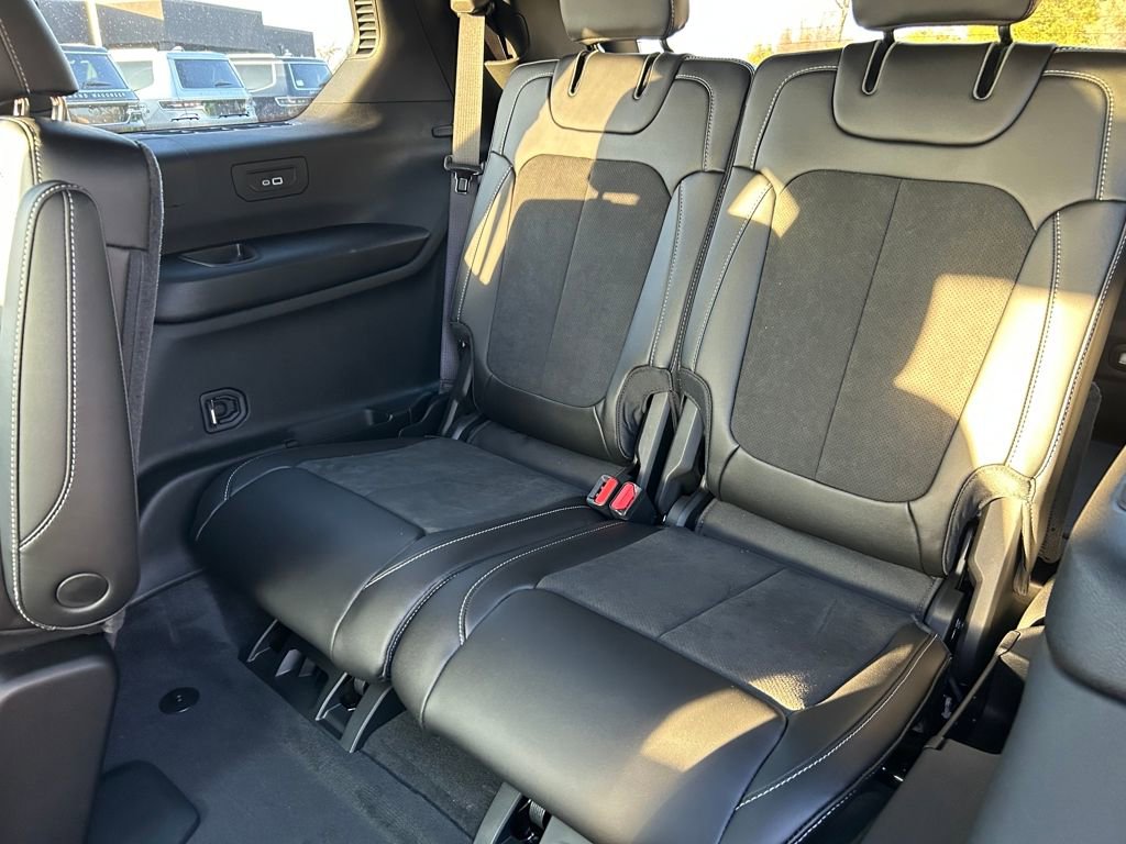 New 2025 Jeep Grand Cherokee L Altitude image 23