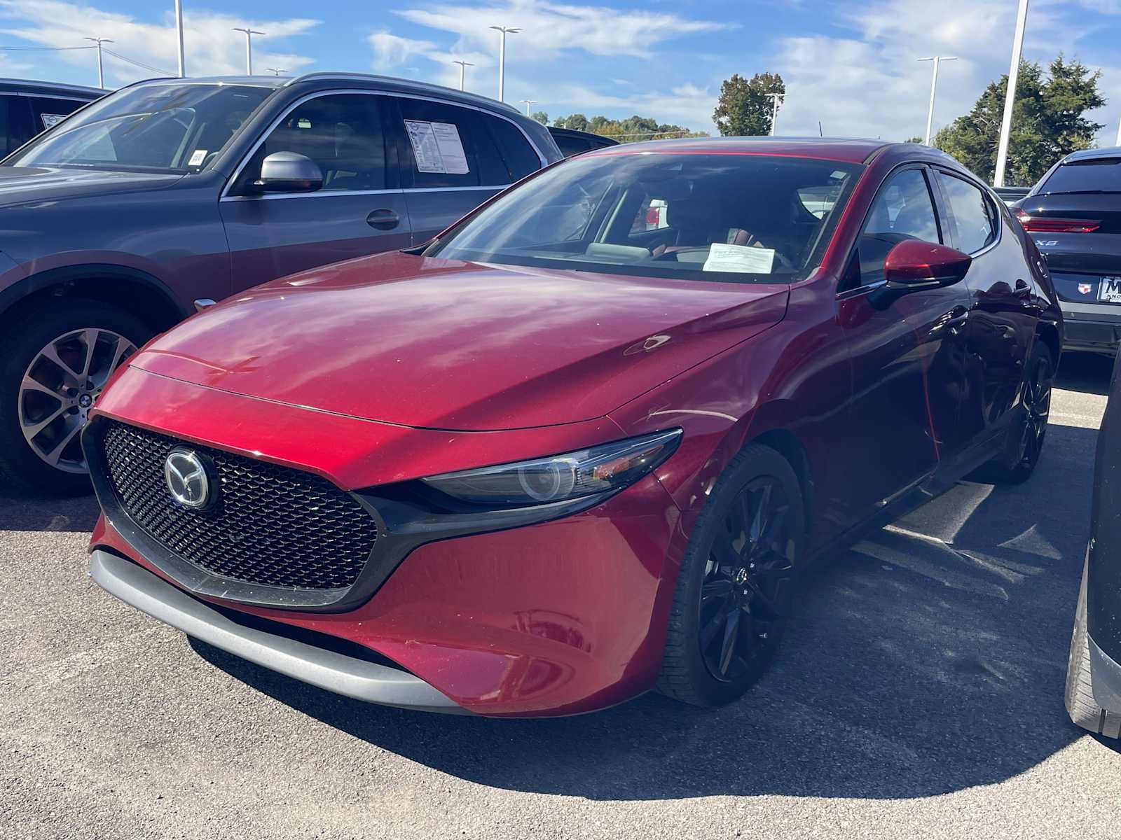 Used 2019 MAZDA MAZDA3 Hatchback w/ Premium Package FWD image 2