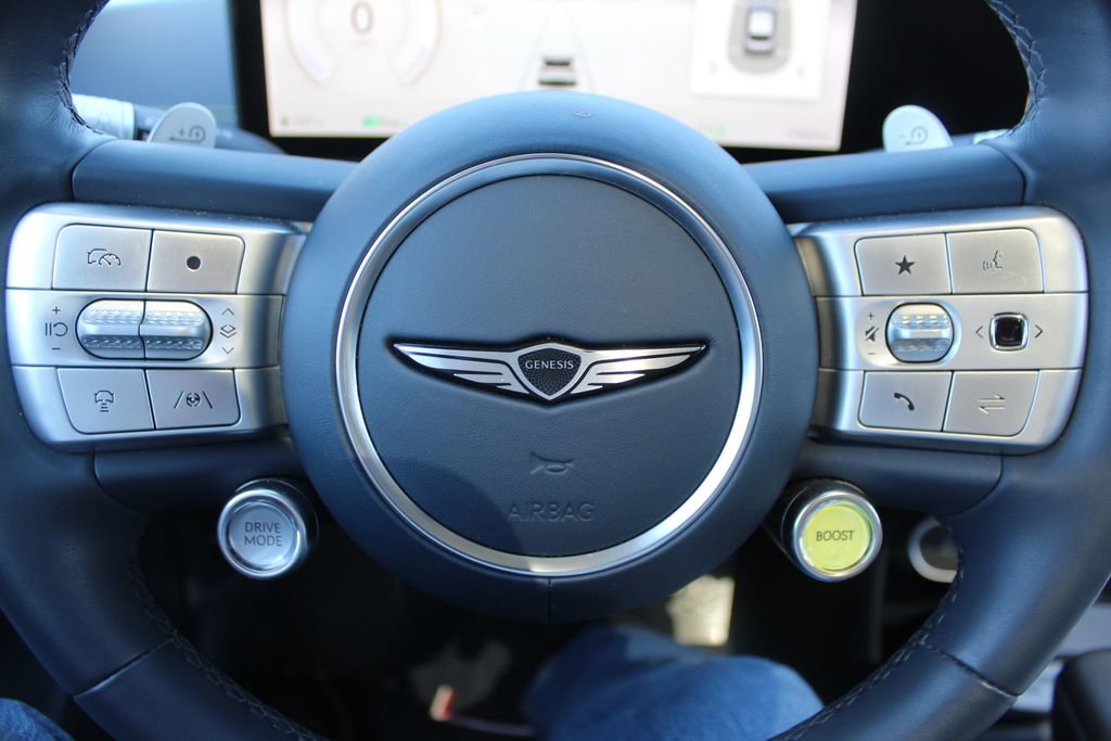 Used 2023 Genesis GV60 Performance image 33