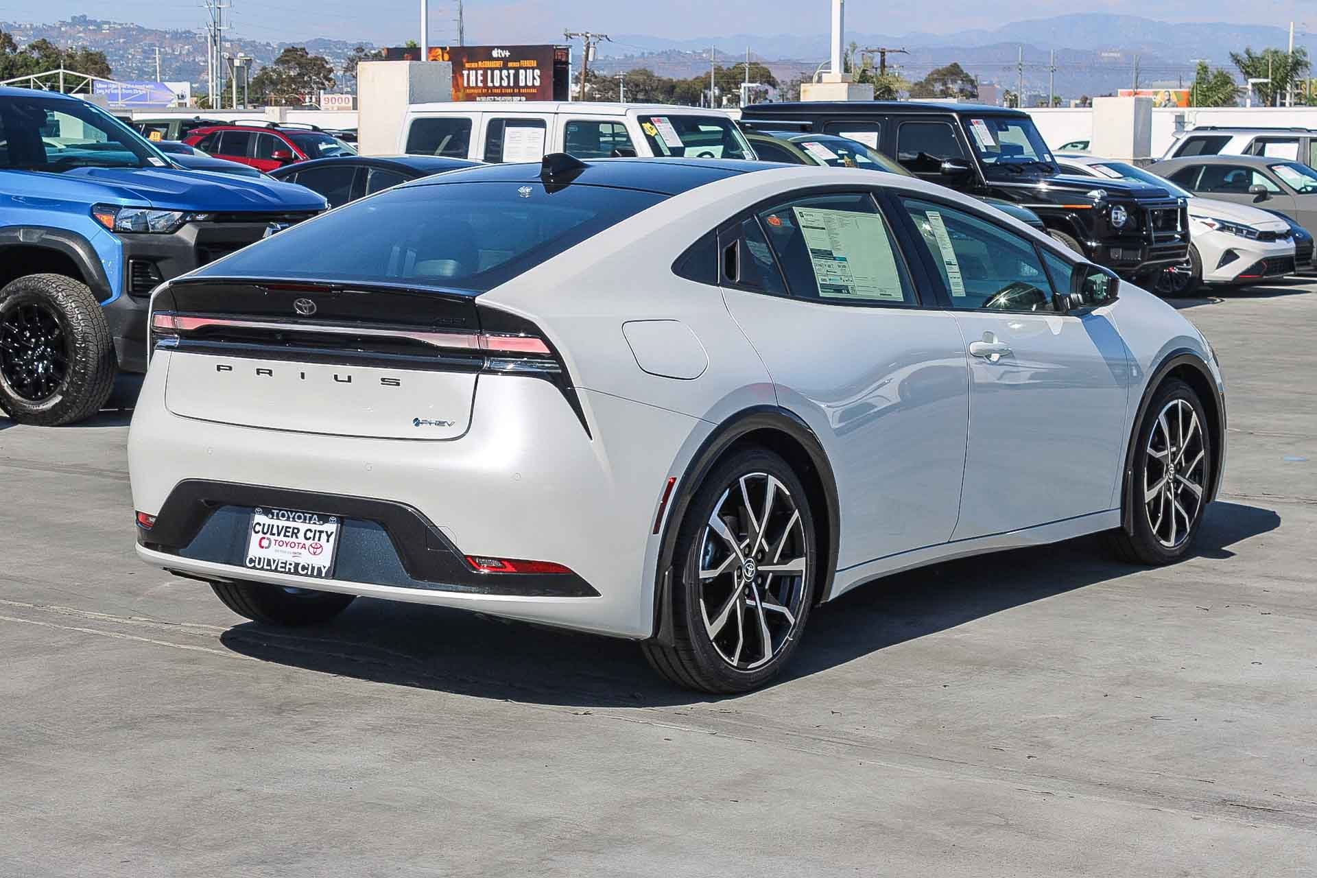 New 2026 Toyota Prius Plug-In Hybrid FWD image 9