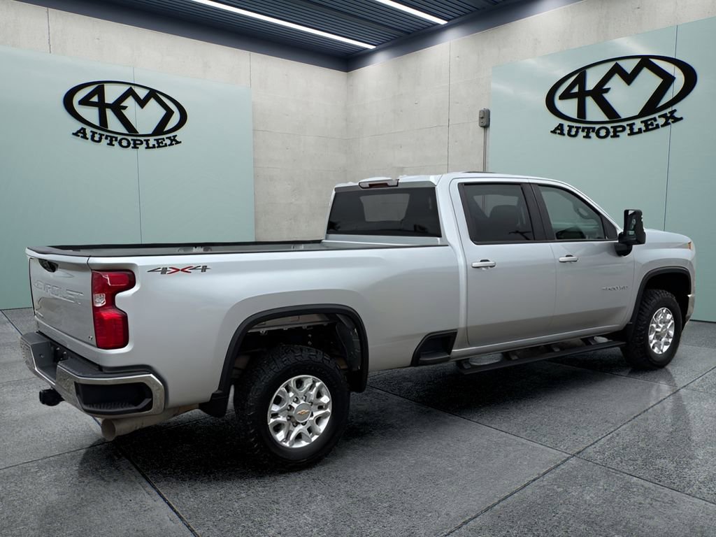 Used 2022 Chevrolet Silverado 3500 LT AWD/4WD image 3