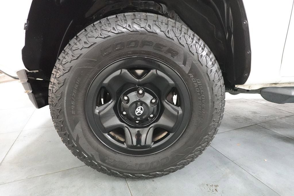 Used 2020 Toyota Tacoma SR5 image 30