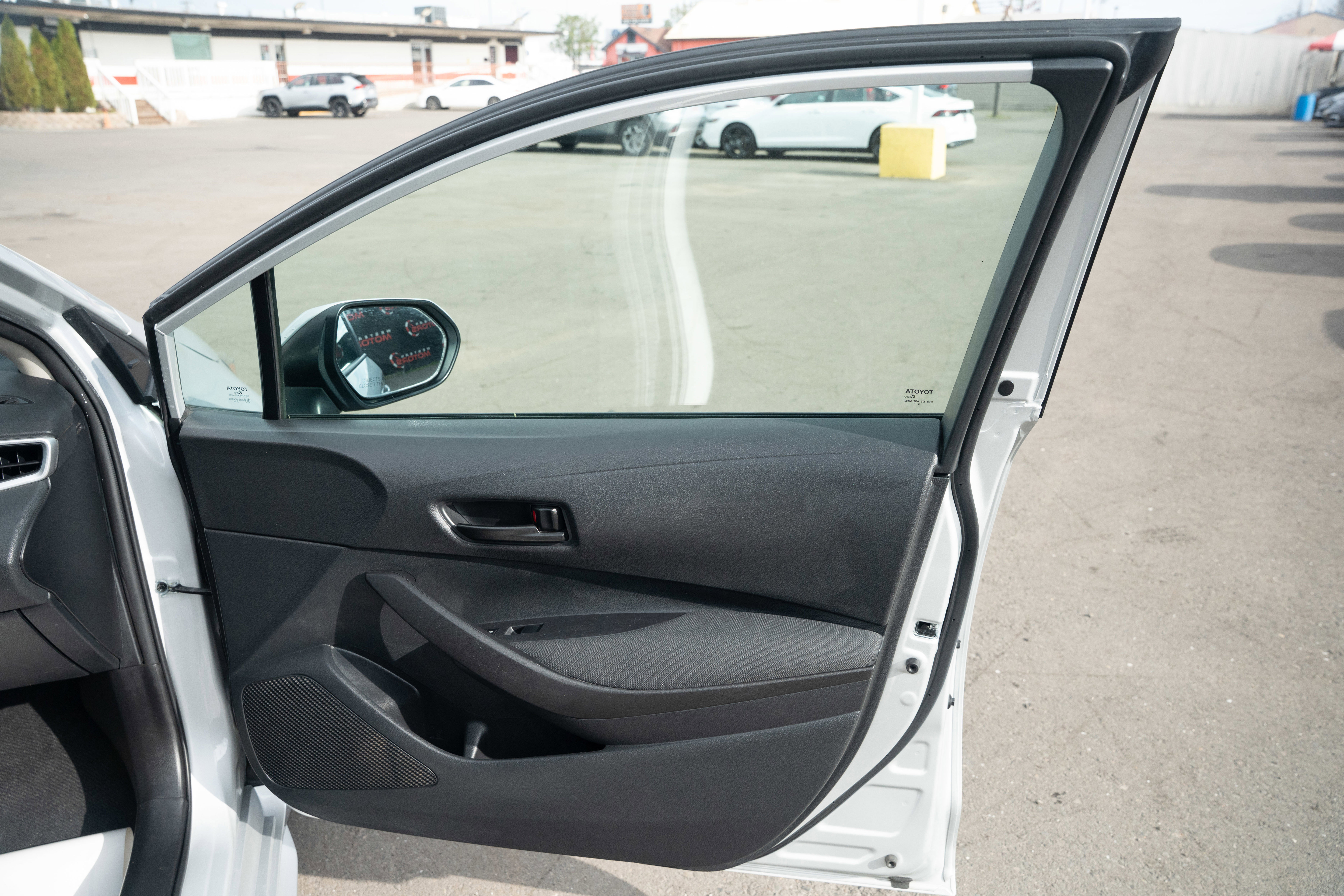 Used 2024 Toyota Corolla LE image 25