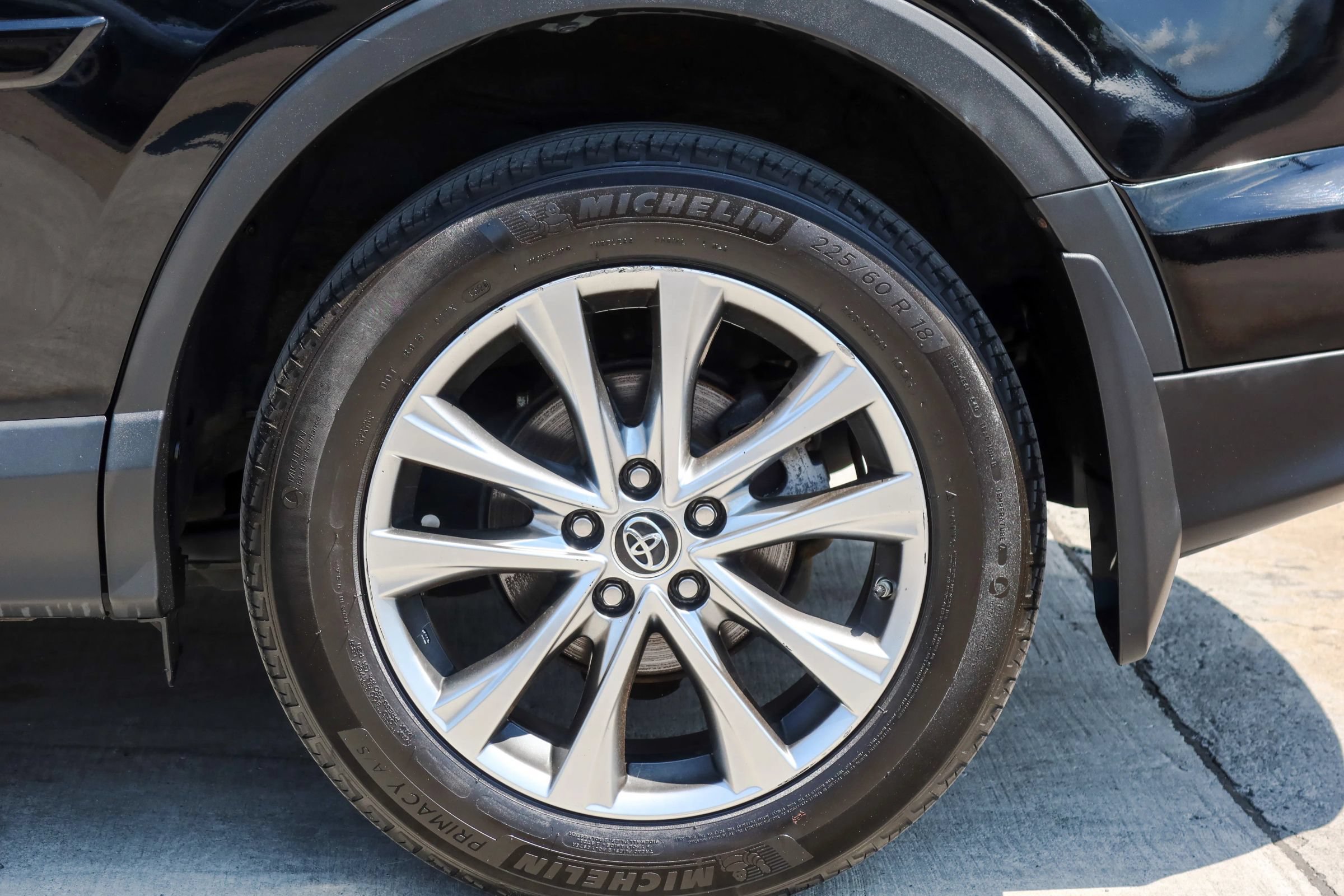 Used 2015 Toyota RAV4 Limited AWD/4WD image 25