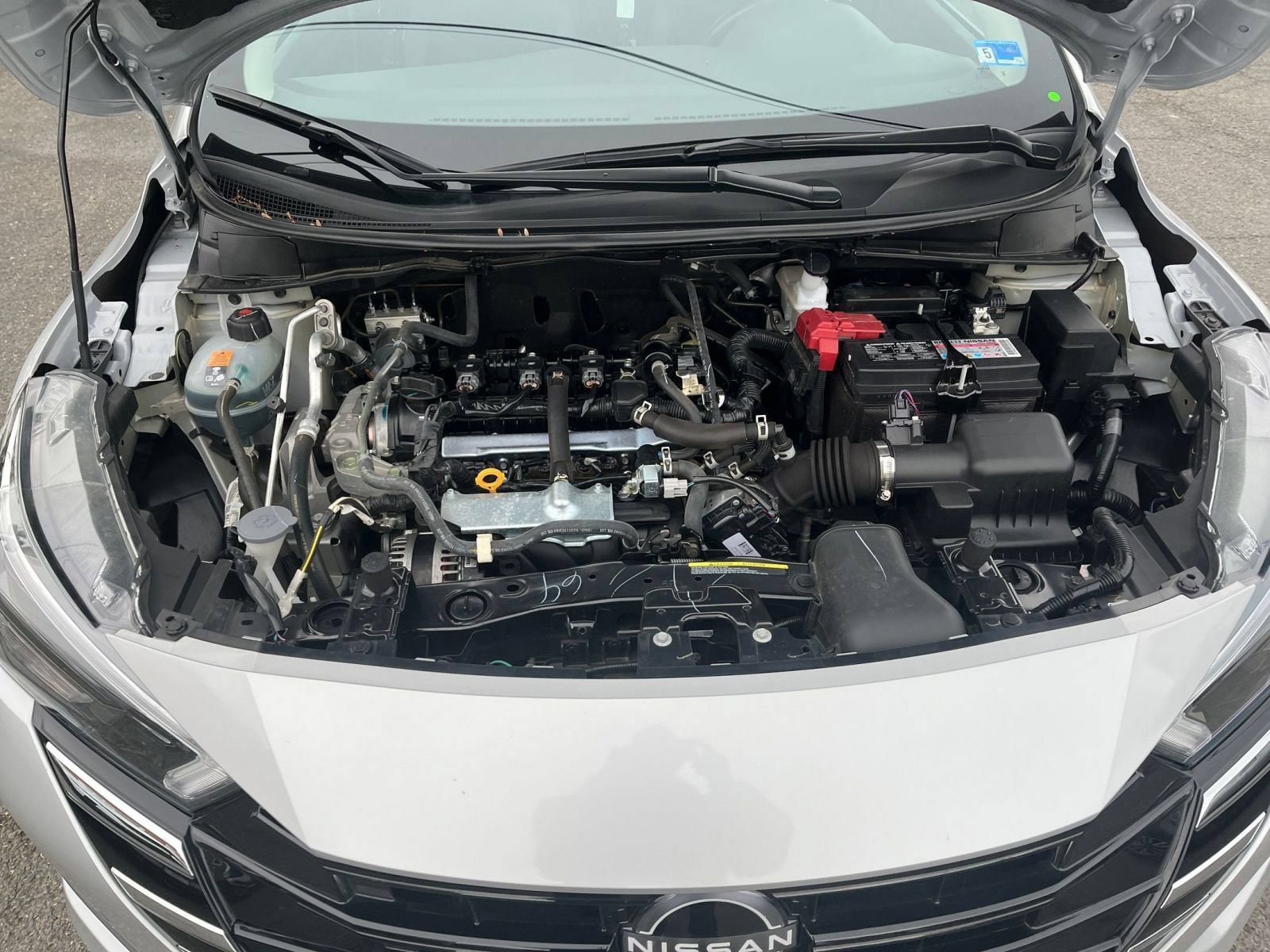 Used 2025 Nissan Versa SV FWD image 30