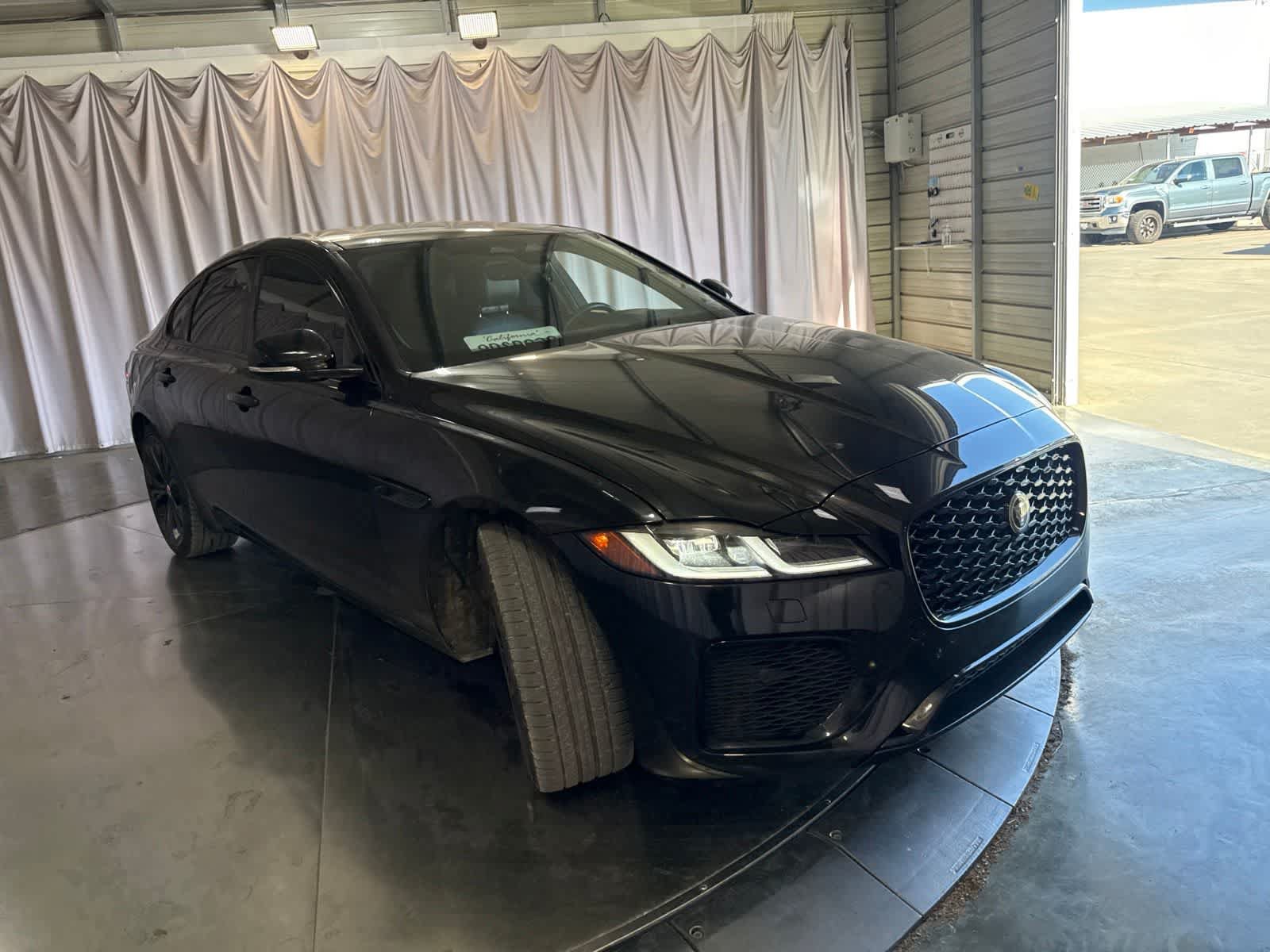 Used 2023 Jaguar XF SE RWD image 3