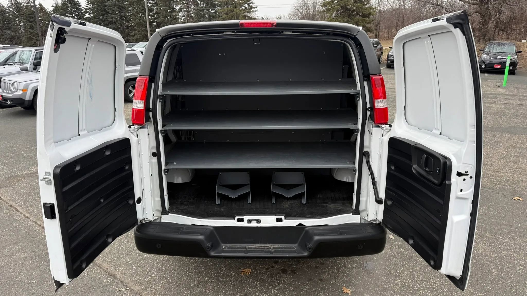 Used 2021 Chevrolet Express 2500 image 30