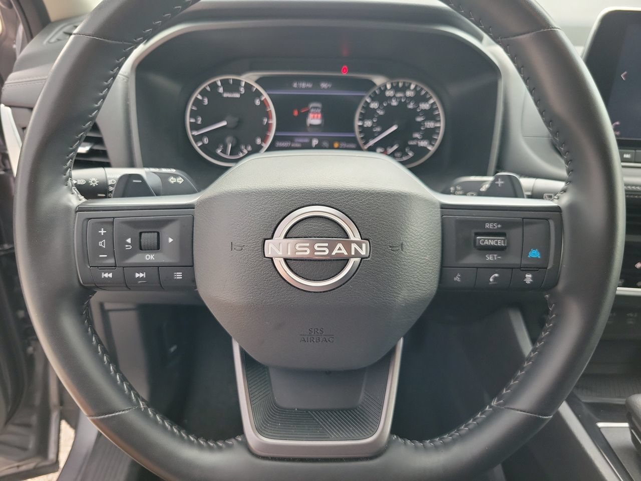 Used 2025 Nissan Rogue SV FWD image 18