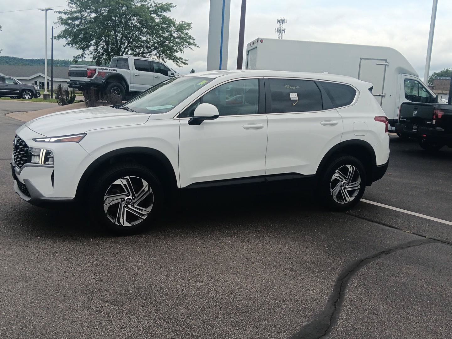 Used 2023 Hyundai Santa Fe SE AWD/4WD image 10