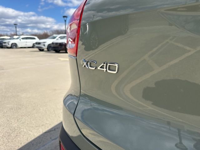 Certified 2023 Volvo XC40 B5 Ultimate w/ Climate Package image 38
