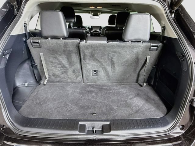 Certified 2021 Toyota Highlander XLE FWD image 29