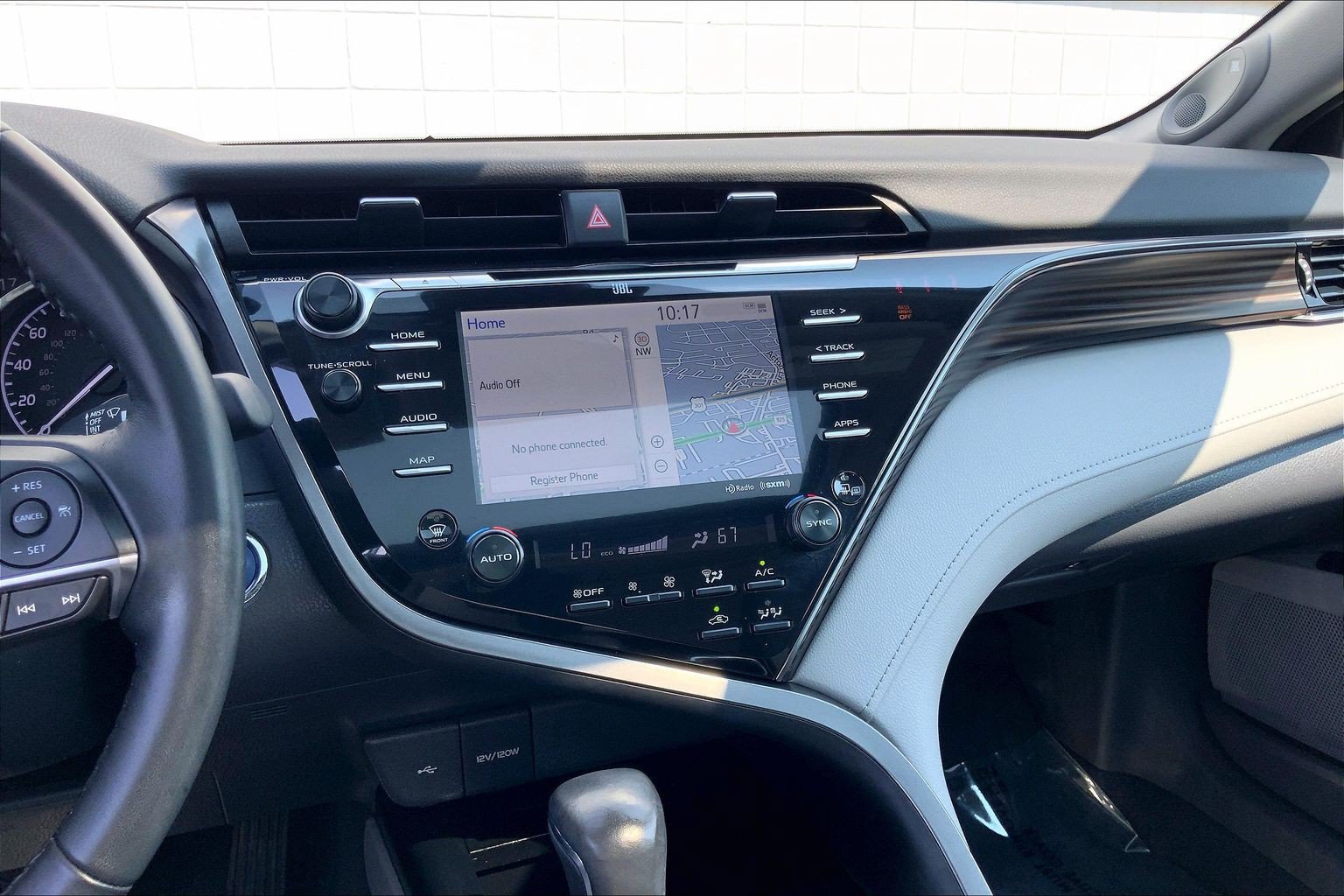 Used 2020 Toyota Camry XLE w/ Sunroof Package FWD image 38