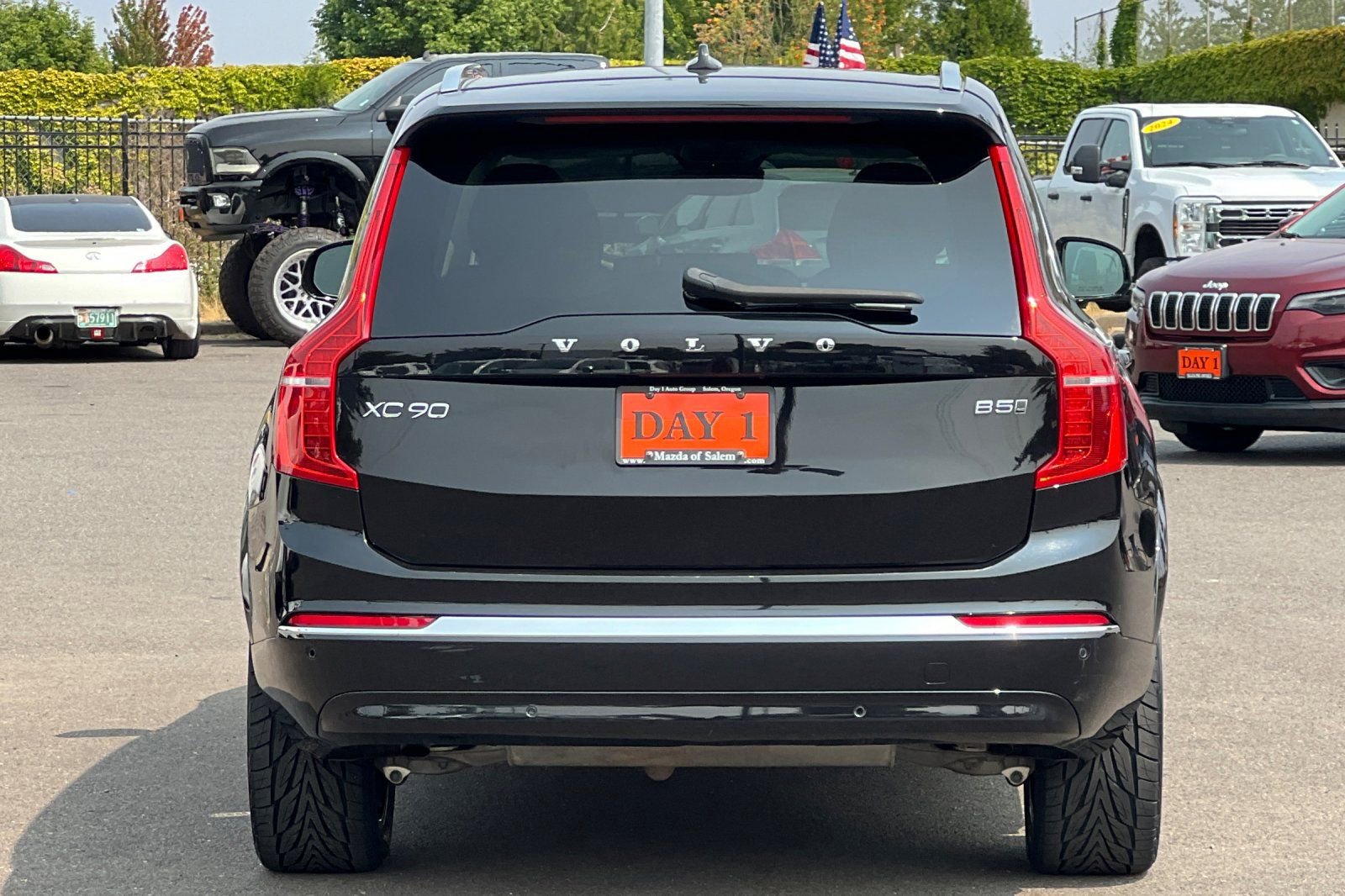 Used 2023 Volvo XC90 B5 Plus AWD/4WD image 6